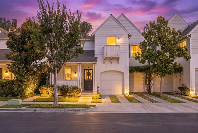 Exterior real estate photography example by LA Media Studio