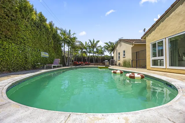Exterior real estate photography example by LA Media Studio